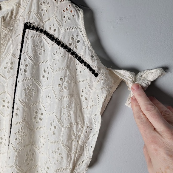 Hemant & Nandita White Eyelet Embroidered Dress M Tassel Hem Boho Indian Made - Picture 4 of 12